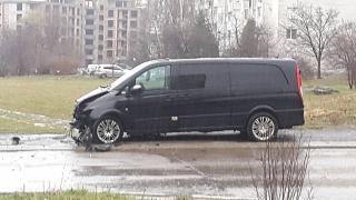 От последните минути! Взривеният бус в "Младост" 4 е на знаков бизнесмен! Ето кой е