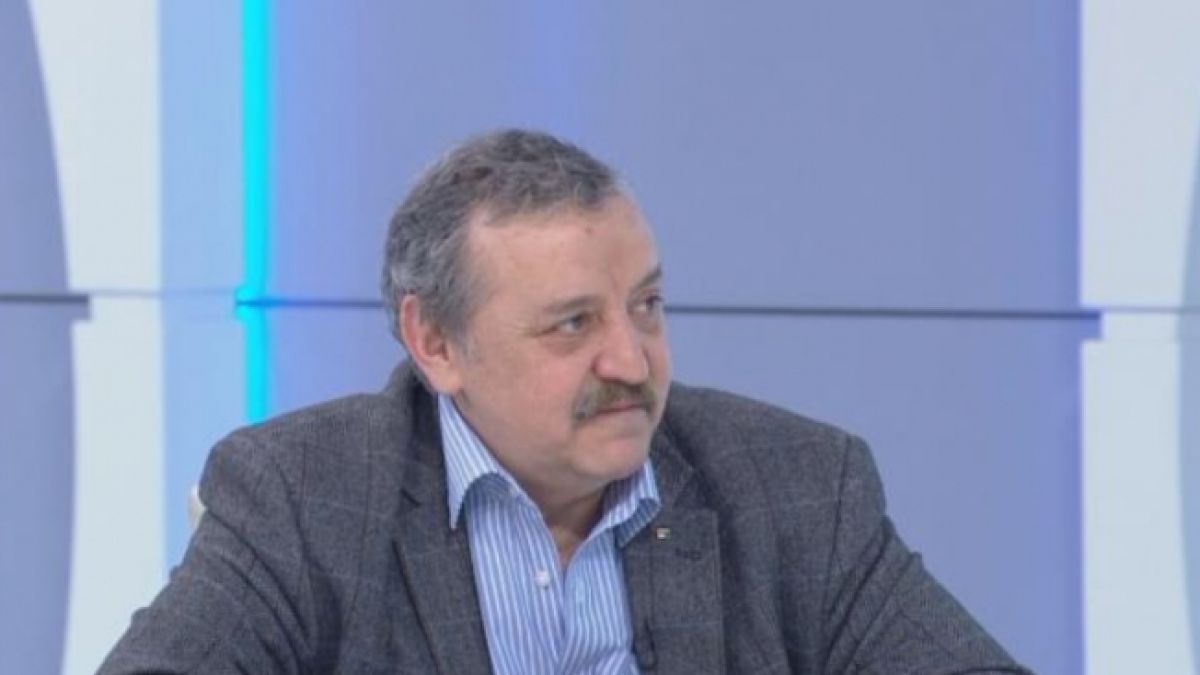 Много важно: Проф. Кантарджиев обяви кои заплахи ни донасят ангина и бронхит!
