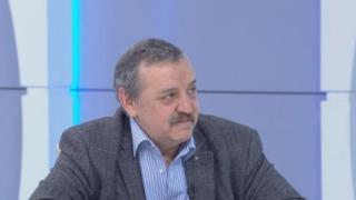 Много важно: Проф. Кантарджиев обяви кои заплахи ни донасят ангина и бронхит!