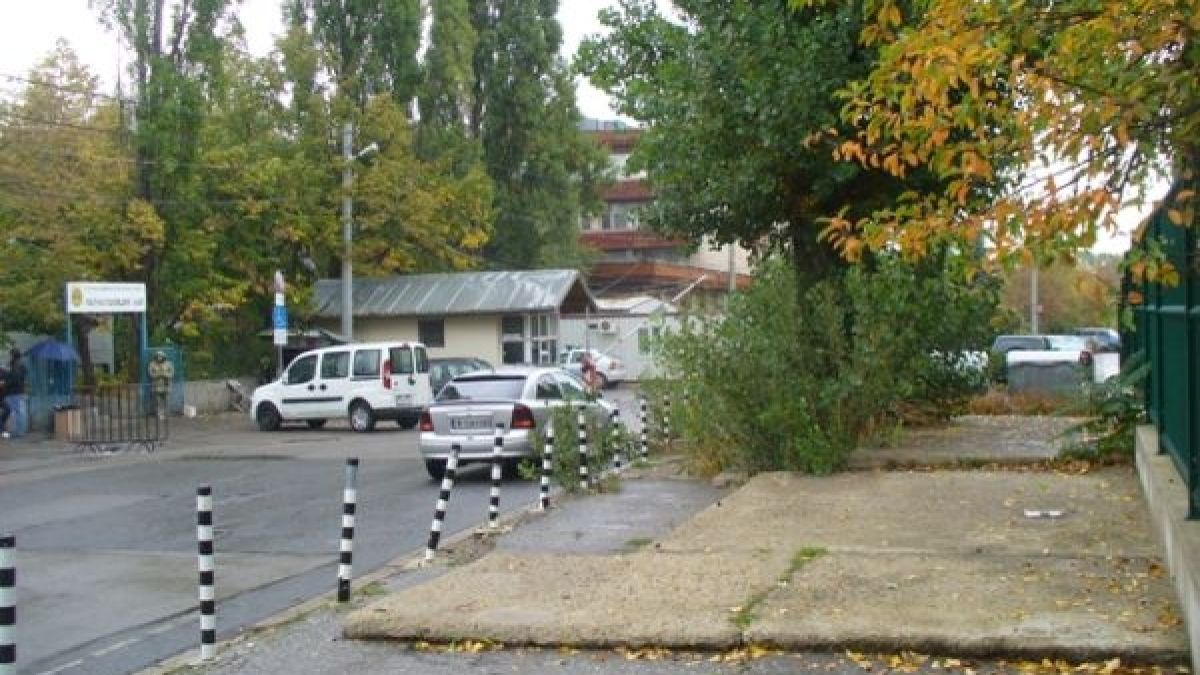 Трагедията е пълна! Катаджия се гръмнал в столичната пътна полиция, жена му припаднала, случи се най-страшното
