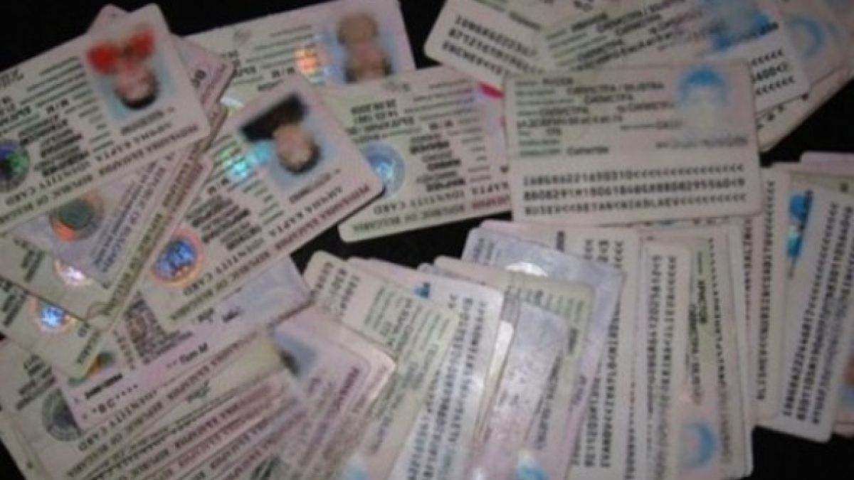 Шок! Грешки в ЕСГРАОН "разделят" деца от родители, създават двуженци и клонинги 