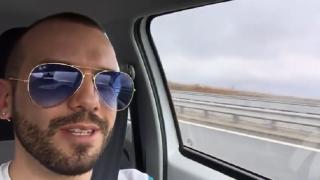 Крум изтрещя! Вижте кого поздрави в стил Божинката 