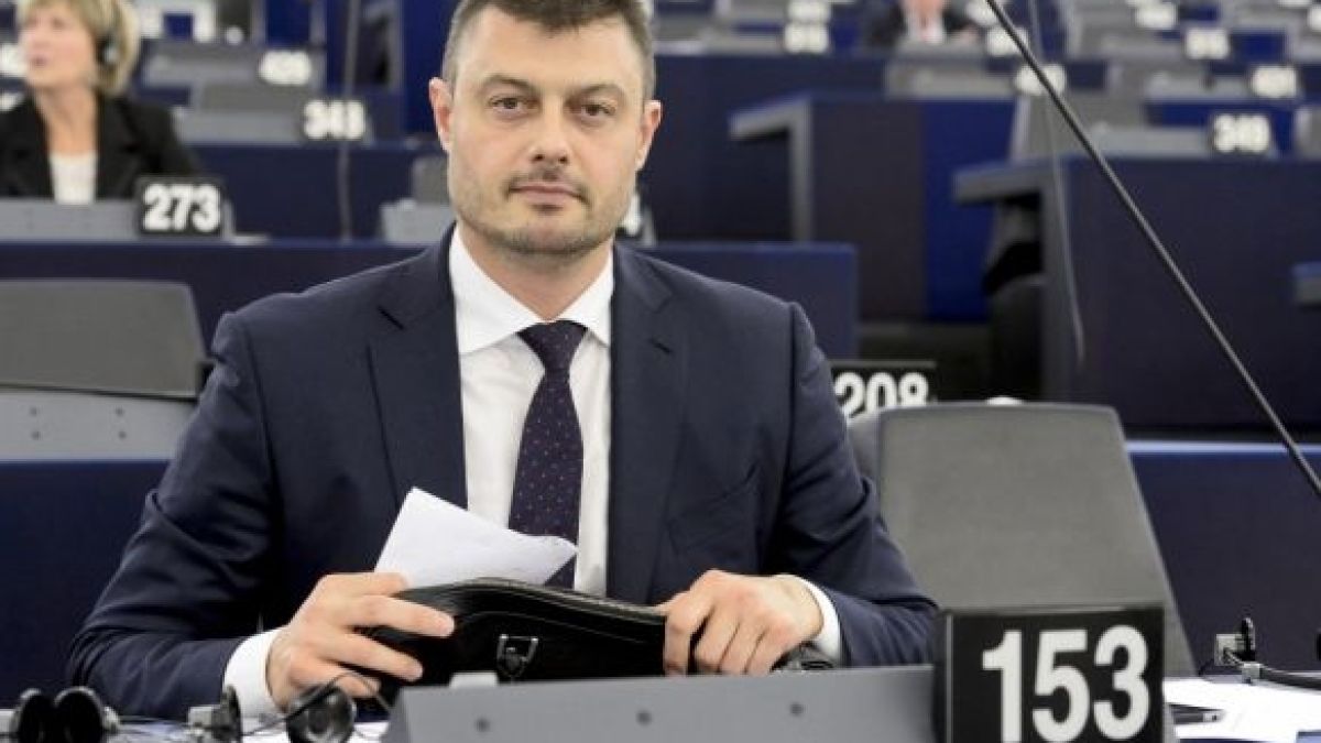 Бареков с открито писмо до Лаура Кьовеши: Мафията в България ви използва!