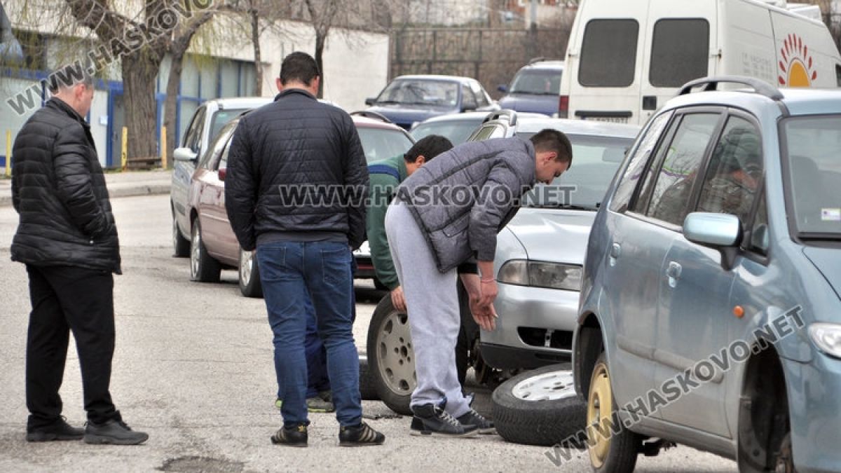 Вандал вилня посред нощ в Хасково (СНИМКИ)