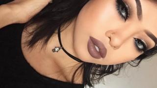 Куклено лице – последният писък на хубавиците в социалните мрежи или атаката на клонингите (СНИМКИ)