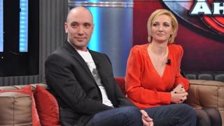 Разсеяна или нагла? Жената на Бахаров гази закона