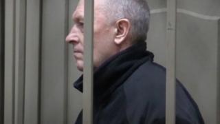 Учител по бални танци насилвал сексуално малките си ученички