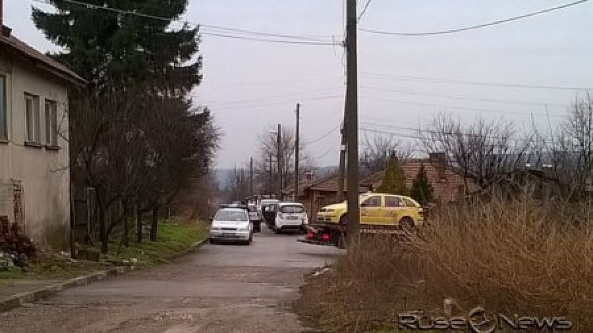Първи СНИМКИ от мястото, където бе открит закланият таксиметров шофьор  