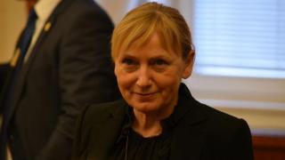Елена Йончева със сърцераздирателен пост във Фейсбук след мегаскандала между нея и Борисов и уволнението на Гарелов!