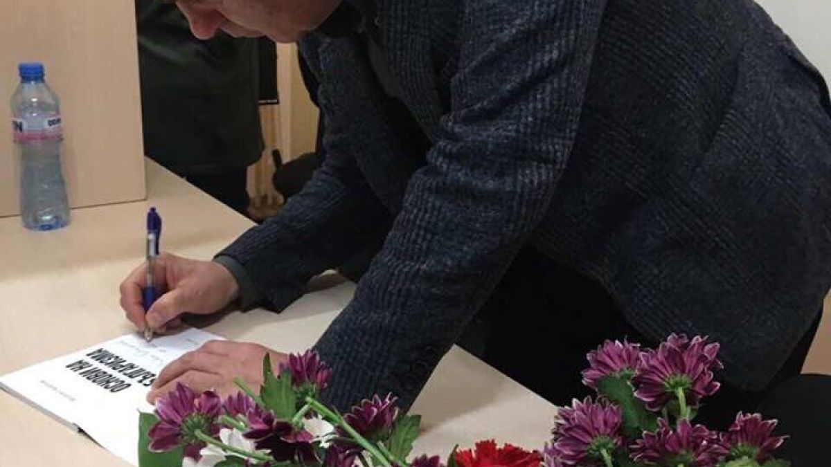 Волен Сидеров в Елхово: Детски надбавки да вземат родителите, завършили средно образование (СНИМКИ)