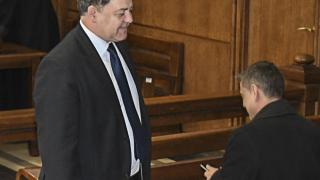 Николай Ненчев влиза в съда за ремонта на МиГ-овете