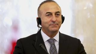 Мевлют Чавушоглу изригна: Холандските политици теглят Европа към бездната 