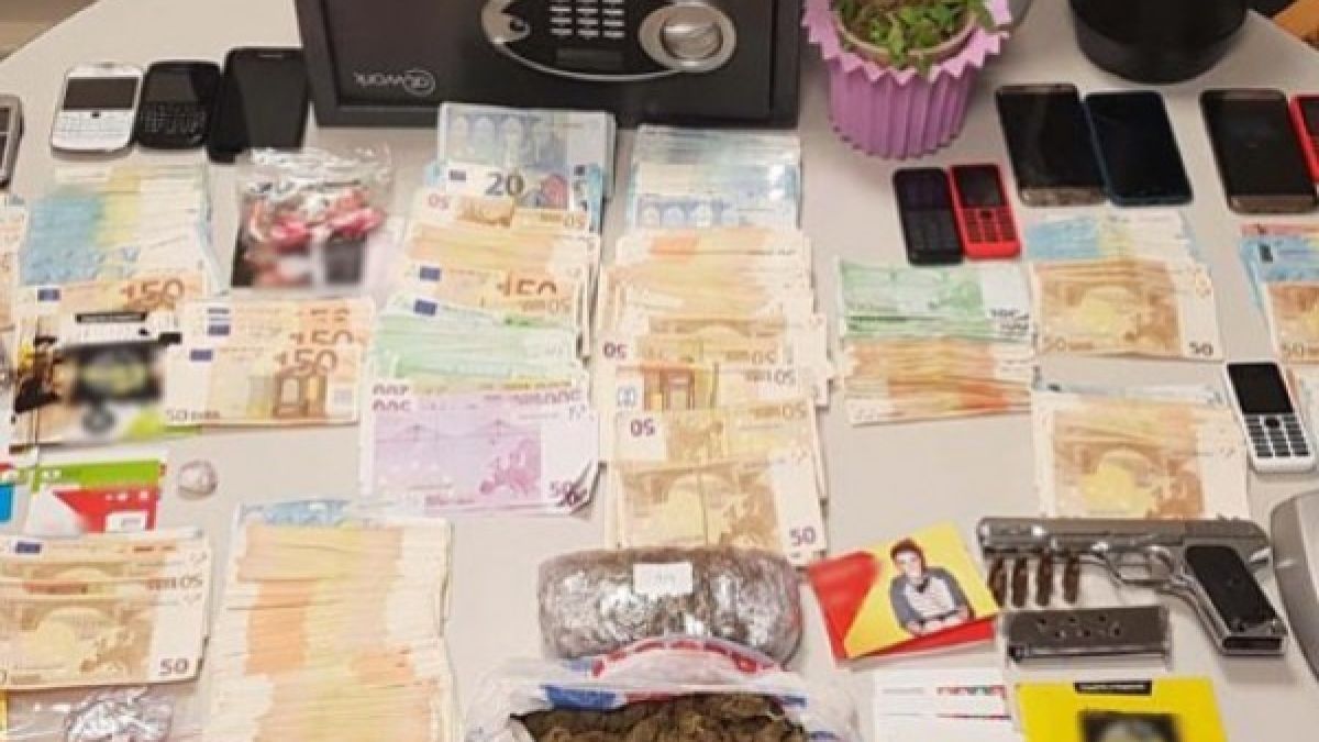 Разбиха мощна нарко група в Солун 