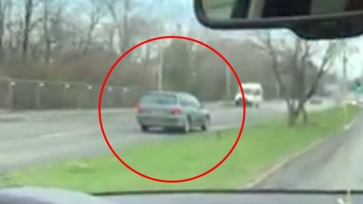 Излагация! Виж как шофьорка стана за резил в Бургас (СНИМКА)