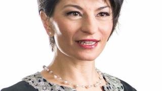 Първо в БЛИЦ! Десислава Атанасова отговори на Нинова и взриви мрежата с пост какво точно ни е отнела демокрацията (ПОДРОБЕН СПИСЪК)