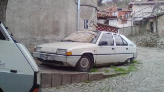 Българска изобретателност: Шофьори, не хвърляйте старите дюшеци, ползвайте ги за... (СНИМКА)