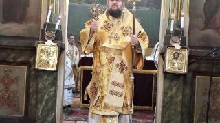 Скандал! Настаниха новия врачански митрополит в хотела на Ники Турчето, пълен с изкушения 