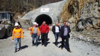 Борисов провери проекта под Шипка, пак пусна култова закачка по адрес на Нинова (СНИМКИ)