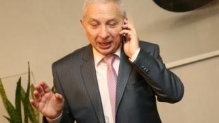 Ало служебната министърка, ало Герджиков.. . Кой иска да вземе концесиите на Поморие централен и Бургас север?  