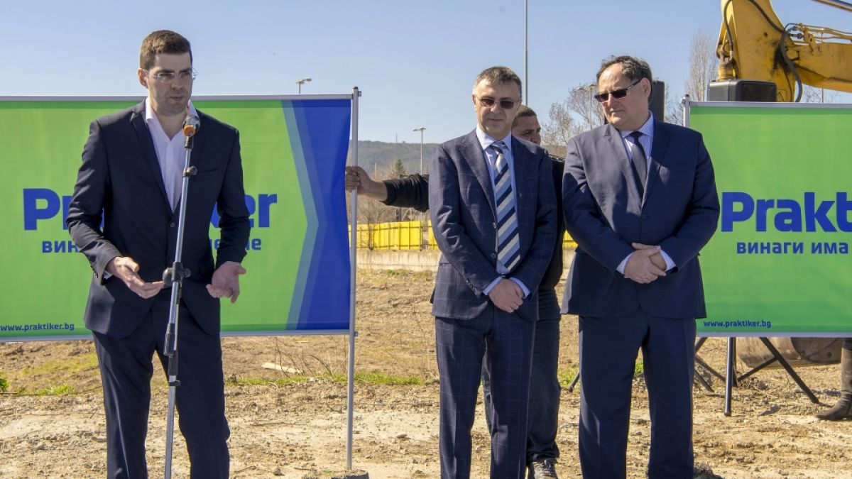 „Практикер” започва изграждането на хипермаркет в Шумен (СНИМКИ)