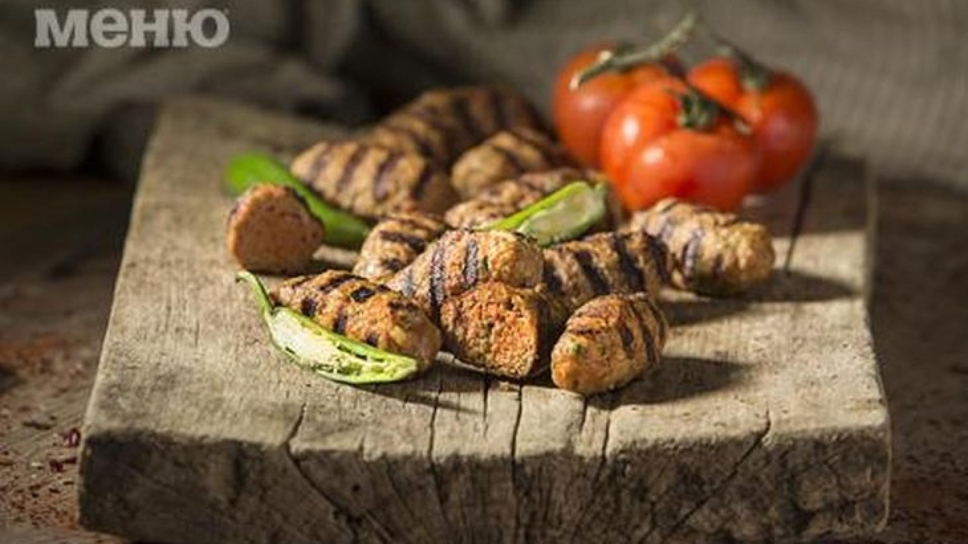 Лакомства на скара! Ще оближете пръсти след тези вкусни сръбски кебапчета!