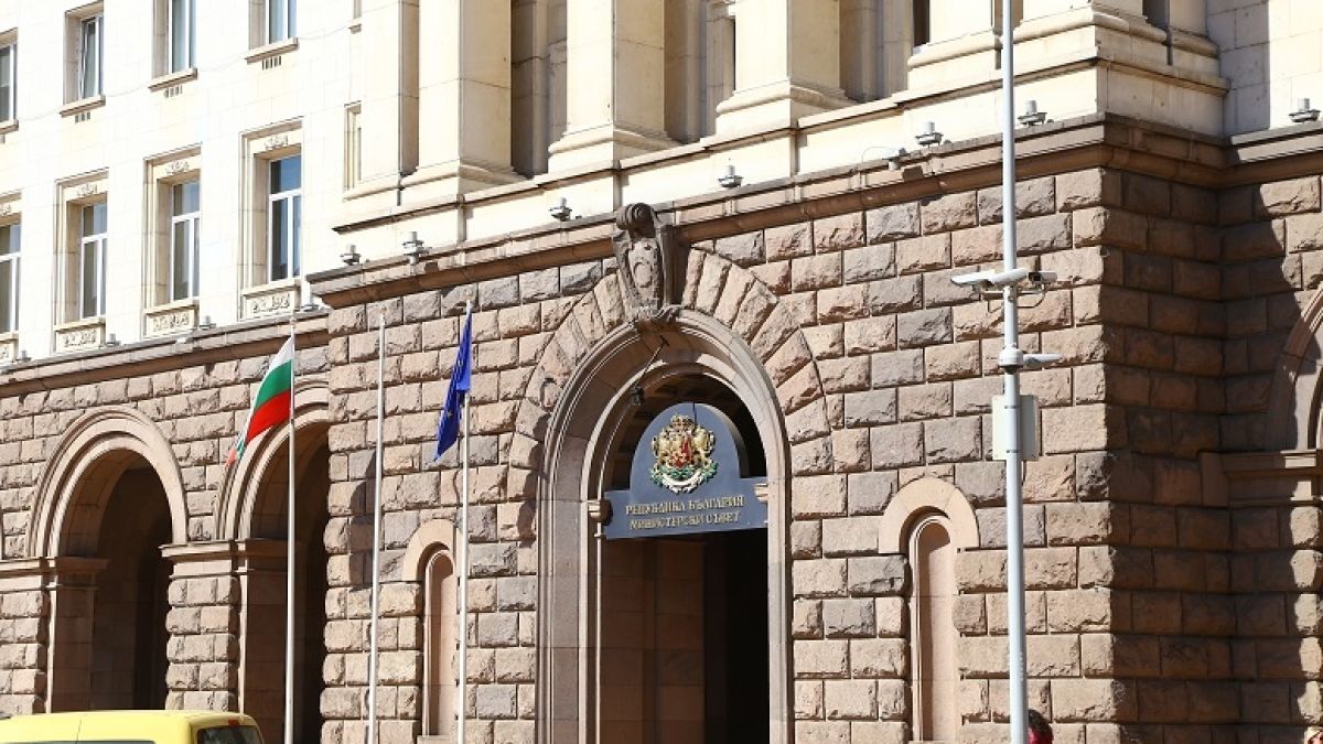 Избират представители за Тристранката