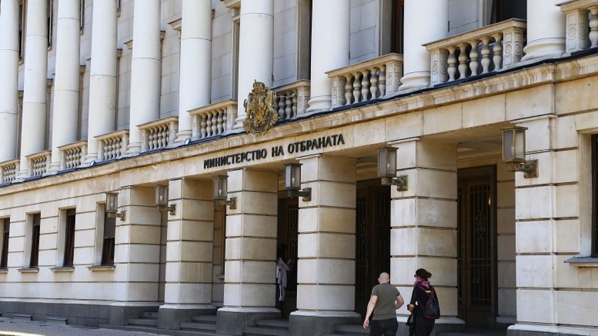  МО включва още фирми в надпреварата за новите изтребители 