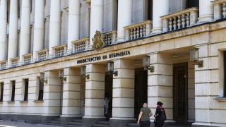  МО включва още фирми в надпреварата за новите изтребители 