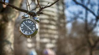 Куриози: Когато смяната на времето съсипва съдби... или спасява животи