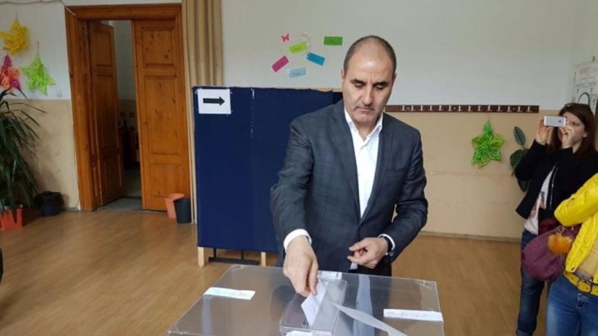 Символика! Цветанов пусна гласа си, но го направи по любопитен начин (СНИМКИ)