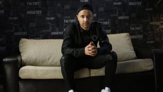 Певецът VenZy показа перфектна форма в новото си видео “Шесто чувство”