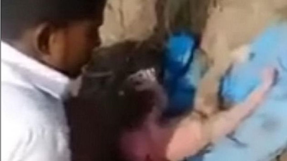 Родители погребаха жива новородената си дъщеря (ВИДЕО 18+)
