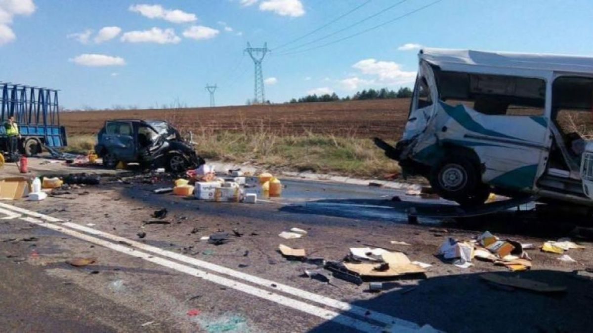 Загиналият при кървавата касапница на пътя Русе - Варна е директорът на ОП „Паркстрой“, пострадалата жена е кадър на БСП