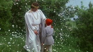 Как бъдещият Батман получава "пропуск" за киното в СССР (СНИМКИ/ВИДЕО)