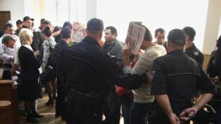 Дедесарят Харбата гази 11-годишно дете с мерцедеса си в Първомай и бяга