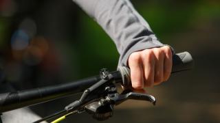 Сигнал до БЛИЦ! Засукана велосипедистка спретна каръшко меле в столицата