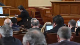 Политолог:  Година и половина е нормалният политически път на този парламент