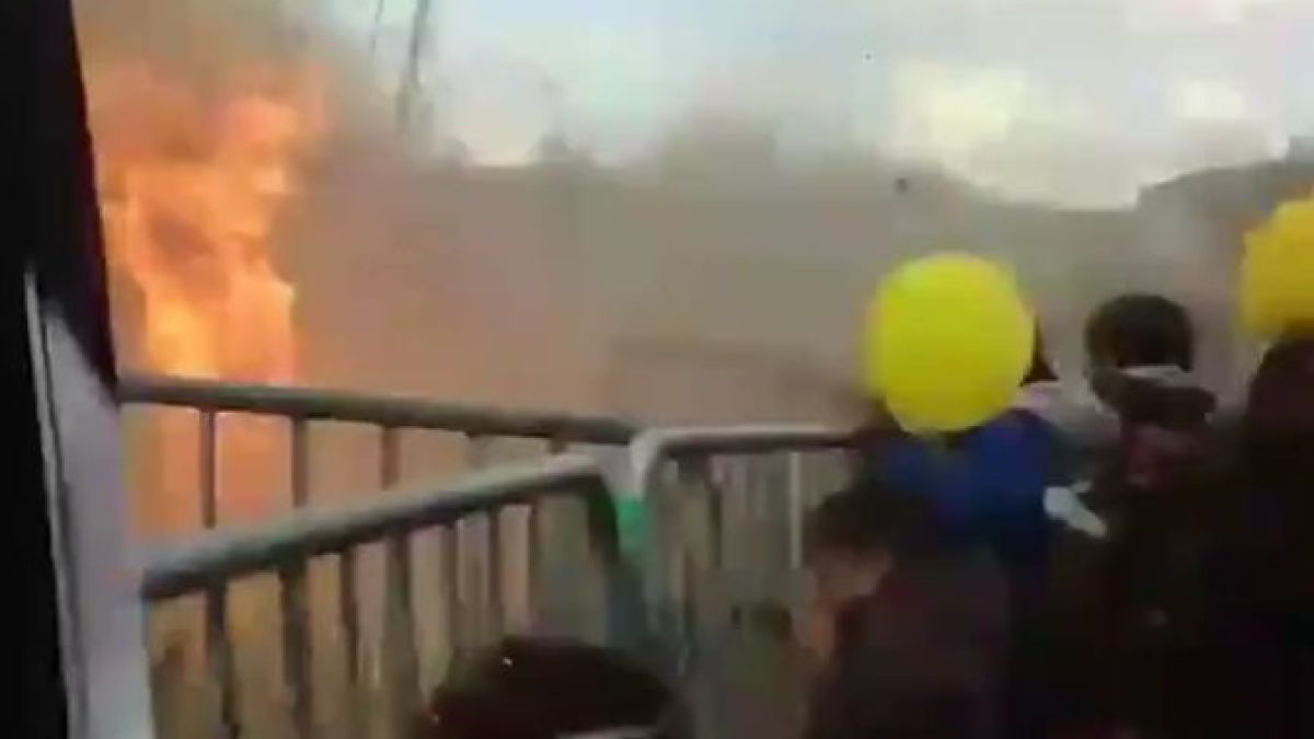 В Париж е страшно след взрива, хора пищят, майки викат имената на децата си (ВИДЕО)