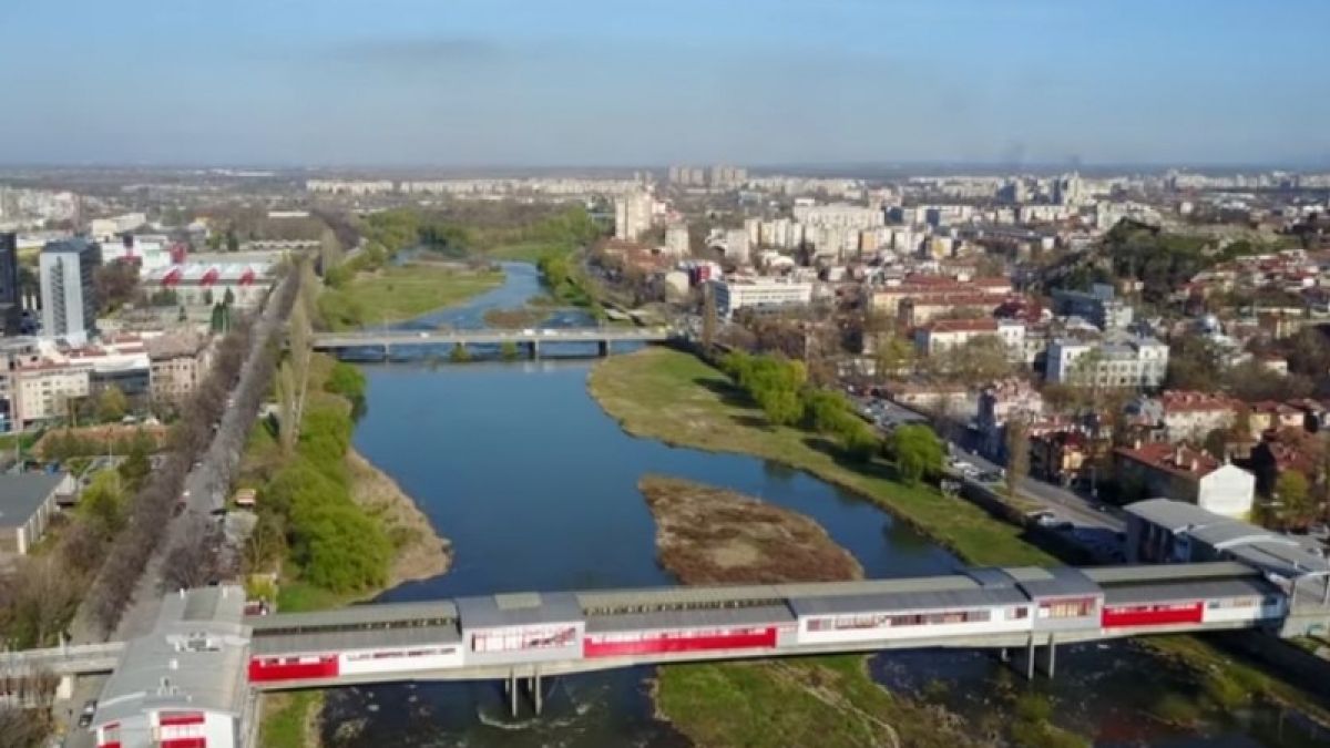 Целият блясък на пролетта в Пловдив заснет в това ВИДЕО