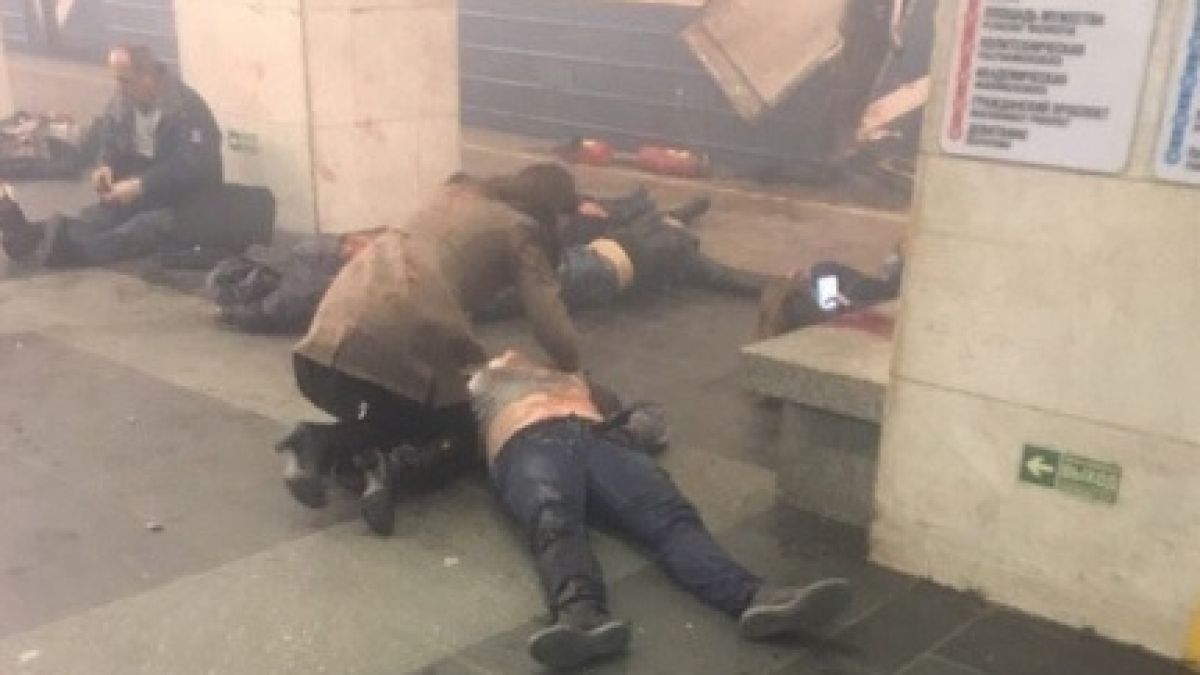 Извънредно в БЛИЦ! Взрив в метрото в Санкт Петербург, има много ранени и загинали (СНИМКИ/ВИДЕО 18+)