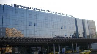 Паника на Централна автогара в София, евакуираха я