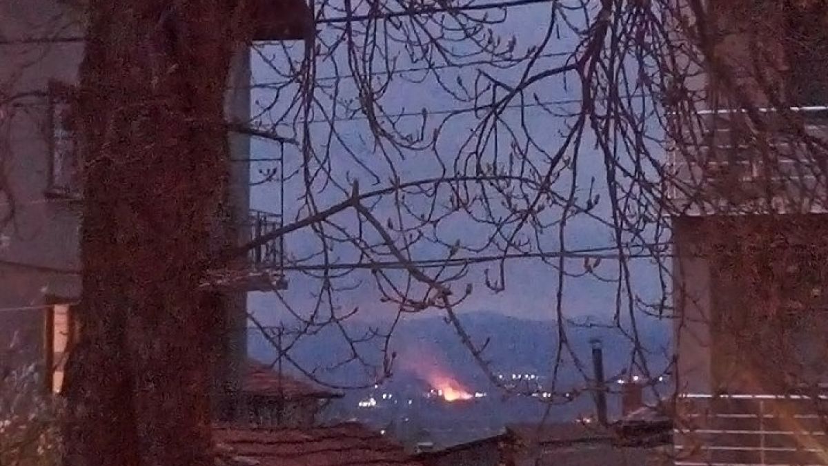 Първо в БЛИЦ! Огнен ад в София (СНИМКА)
