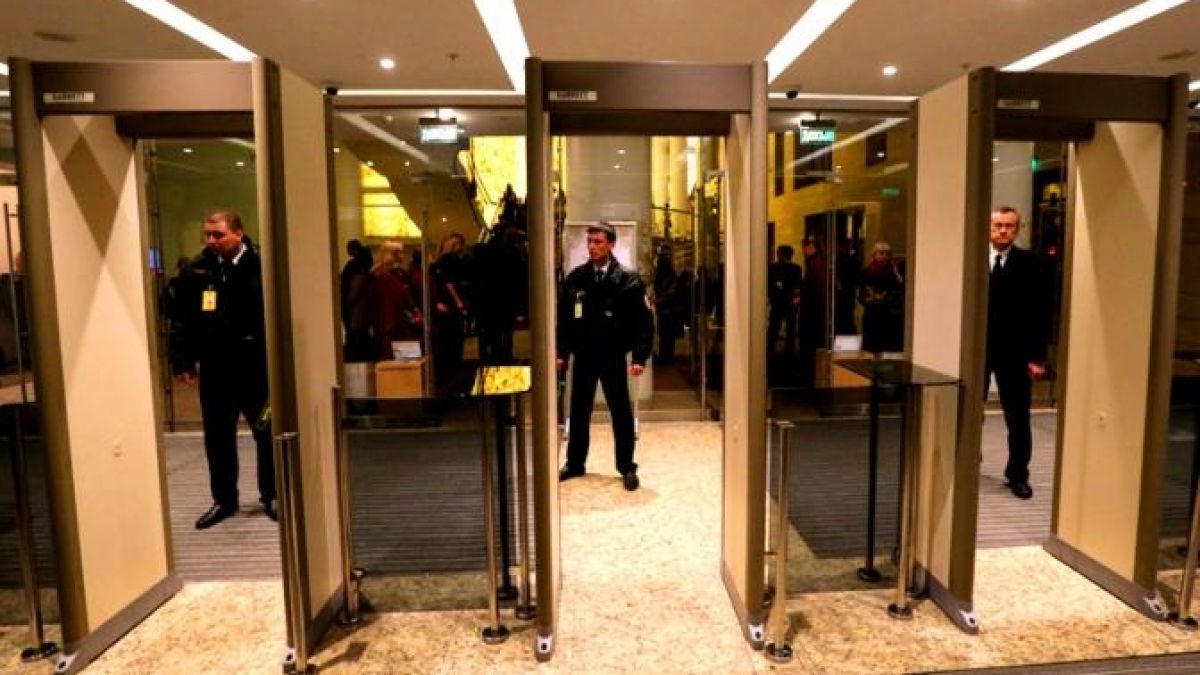 Експерт кратко и ясно обясни как са се издънили службите и защо "рамките" не са спасили метрото от шахида 
