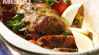 Сочно и приказно вкусно предложение за Великден! Опитайте тази ароматна пълнена агнешка плешка с шамфъстък и масълце 