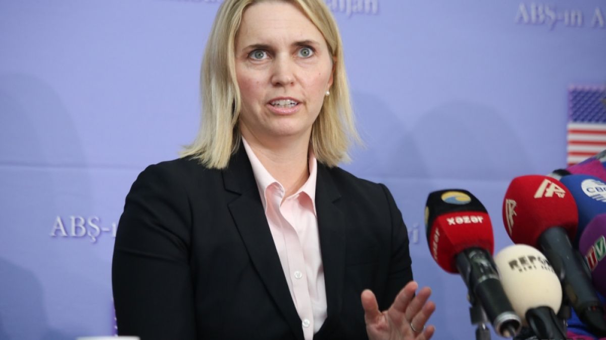 Соросоидите вече плачат: Държавният департамент на САЩ оряза помощта за Украйна, следват и НПО-тата