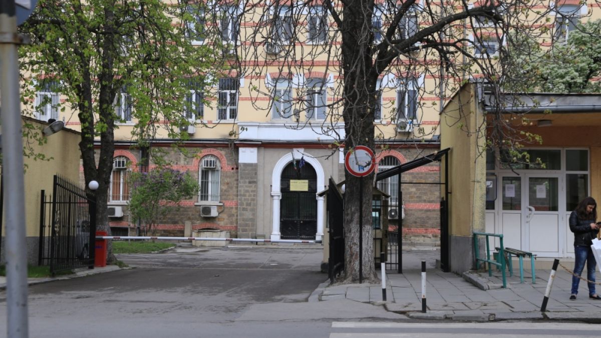 Правосъдното министерство чака решение на ВАС за скандална поръчка от 43 млн. лева за лавките в затворите