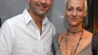 Жесток удар в живота за актрисата Невена Бозукова - Неве   