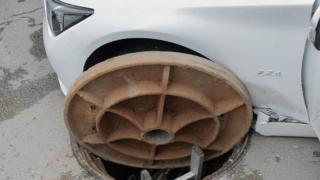 Софиянка подкара Infiniti насред центъра на столицата и сега съжалява горчиво (СНИМКИ)