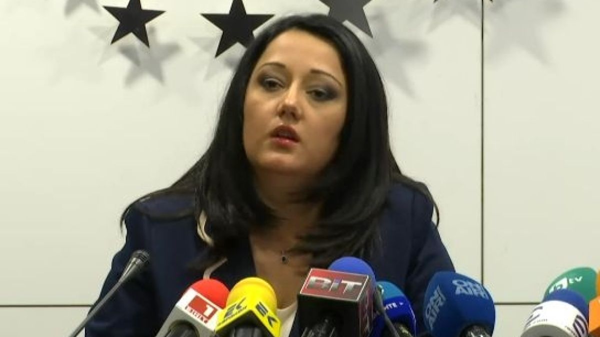 Лиляна Павлова настъпи Радев да си озапти кабинета и разкри за какво ще е срещата с БСП  