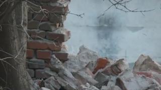 Стената, срутила се върху коли, е ограда на бивша казарма (ВИДЕО)